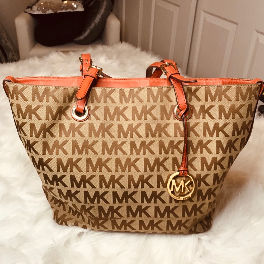 Michael Kors Purse. SOLD